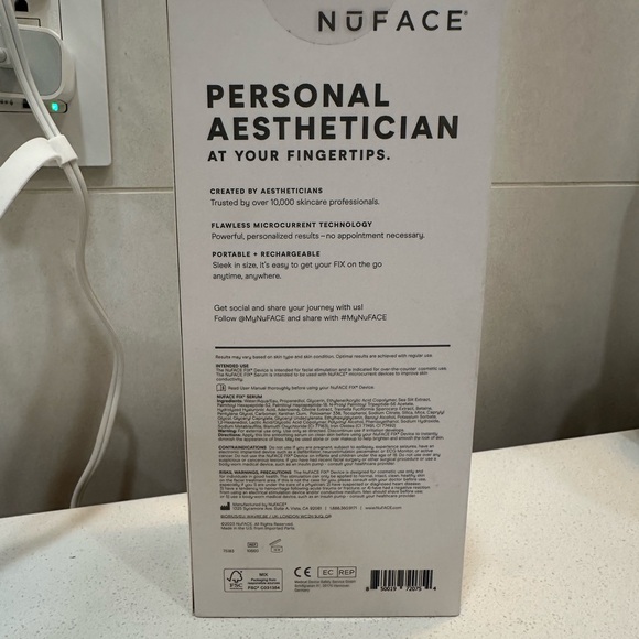 NuFace FIX Line Smoothing Device - Silver and White - Picture 3 of 3